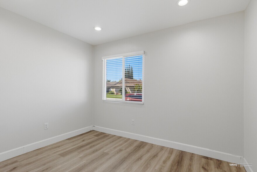 Building Photo - 10788 Mercer Ave