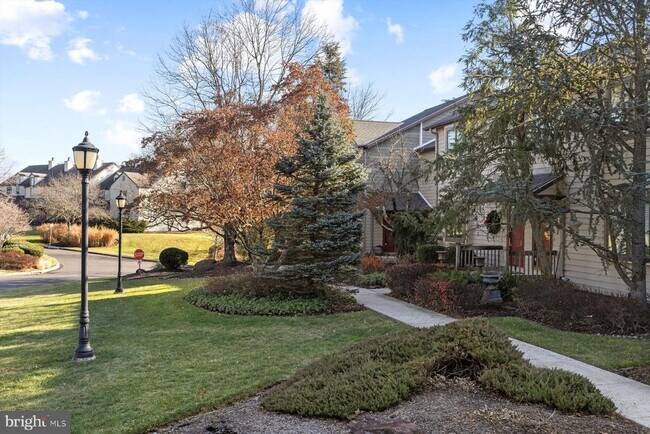 Building Photo - 64 Parchment Dr