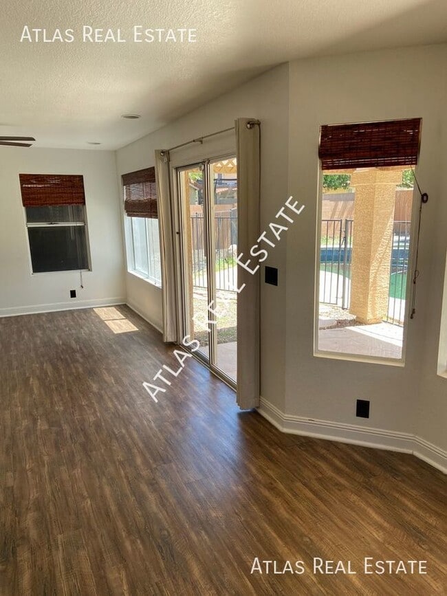 Building Photo - 2363 W Hemlock Court