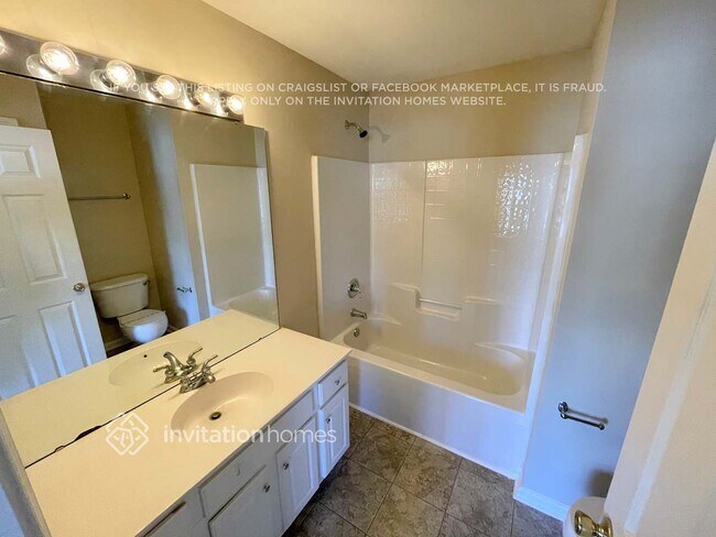 Building Photo - 2918 Duvalla Ave