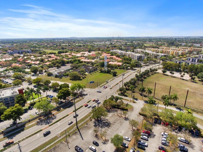 Building Photo - 6795-6793 Brookline Dr
