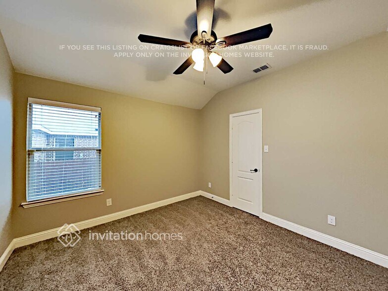 Building Photo - 1628 Signature Dr