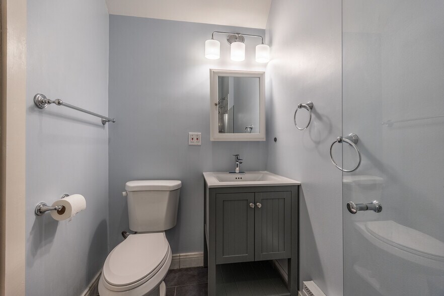 Building Photo - 1432 W Jonquil Ter