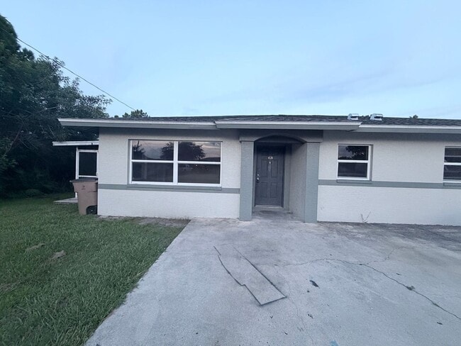 Building Photo - 4538 Golfview Blvd