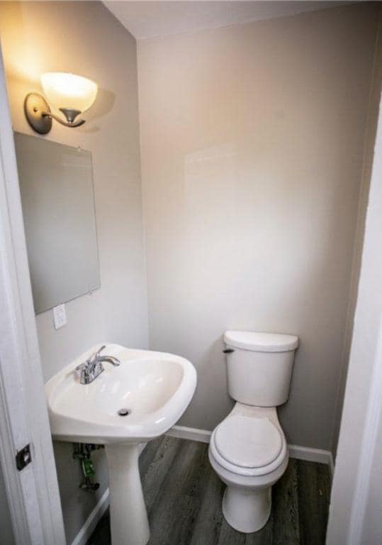 Building Photo - 209 E Hobart Ave