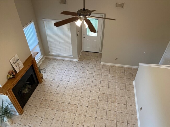 Building Photo - 2415 Poco Dr