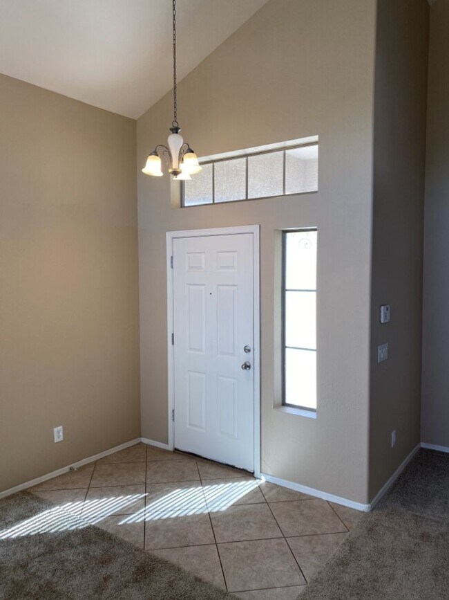 Building Photo - ELEGANCE WITH ALL THE UPGRADES!!!