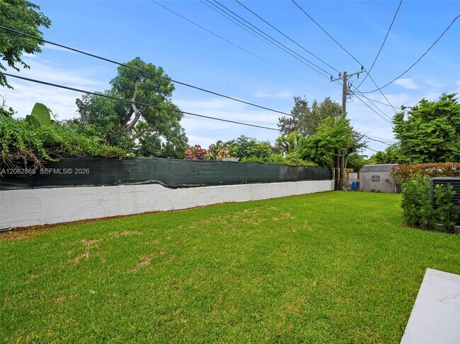 Building Photo - 4026 SW 9th Terrace