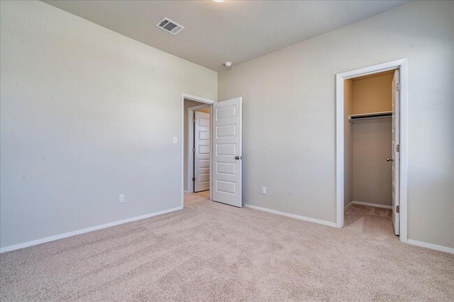 Building Photo - 116 White Dunes Dr