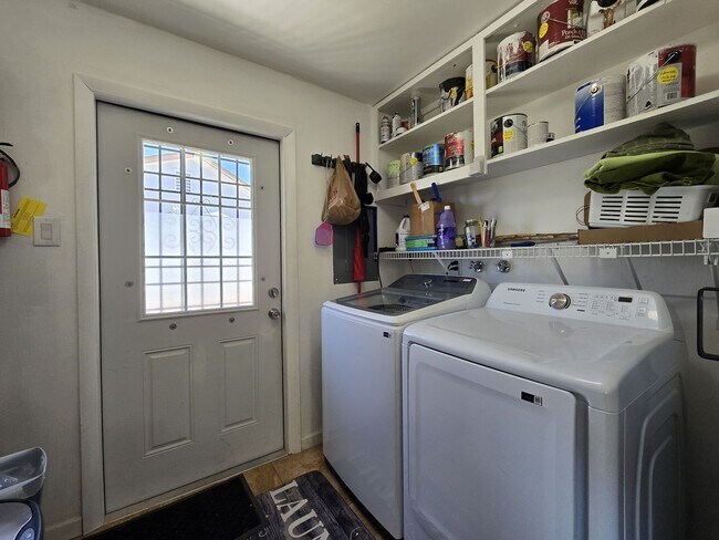 Building Photo - 346 Kayenta Dr