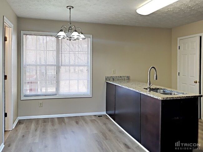 Building Photo - 1112 Karastan Ct SW