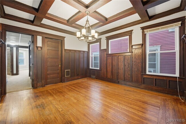 Building Photo - 830 Potomac Ave