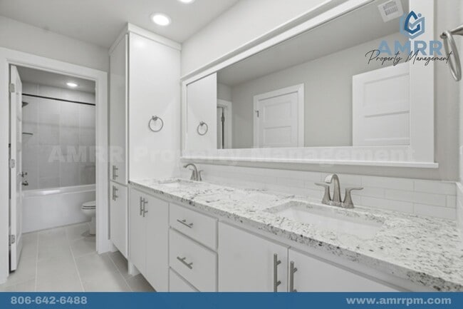 Building Photo - 1124 Bunker Dr