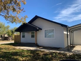 Building Photo - 2101 Poplar St