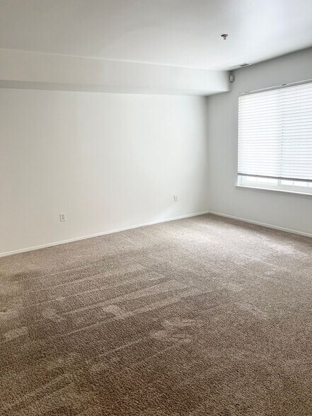 Building Photo - 22111 Atlantic Pointe