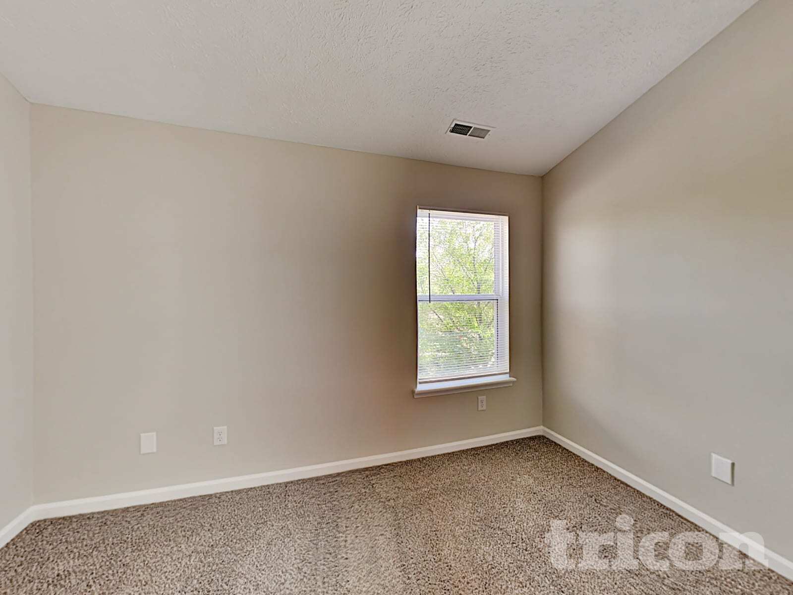 Building Photo - 4066 Knollwood Ave