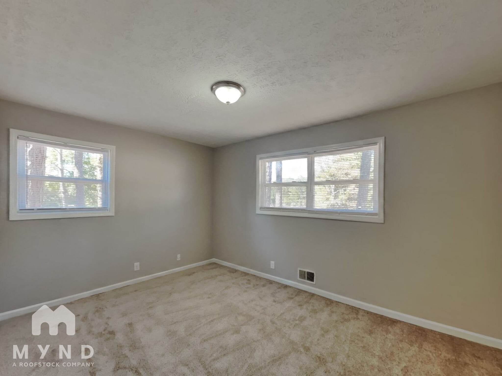 Building Photo - 2945 Botany Dr