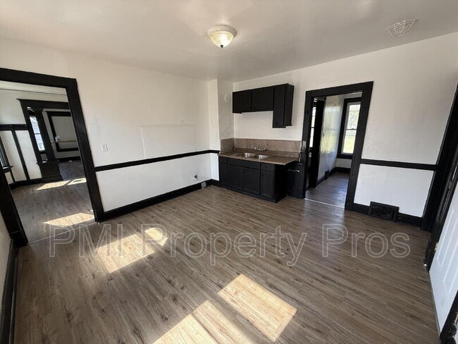 Building Photo - 2940 N Teutonia Ave