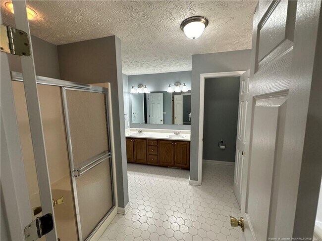 Building Photo - 3521 Harrisburg Dr