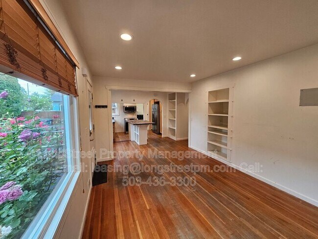 Building Photo - 7209 N Amherst St