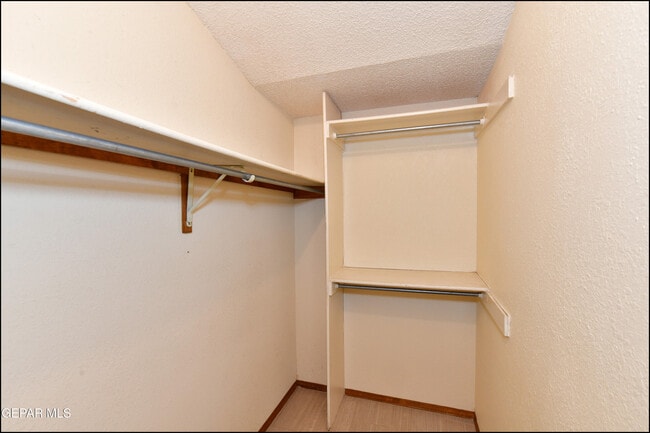 Building Photo - 4872 Maureen Cir