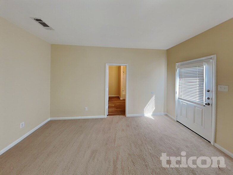 Building Photo - 2055 Sweet Lilac Dr