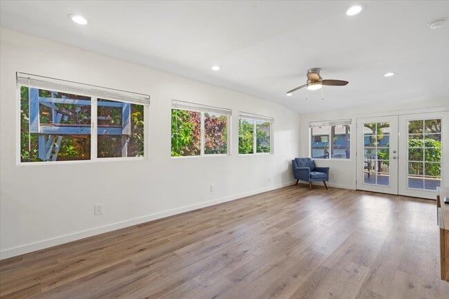 Building Photo - 36 Pokoa Pl