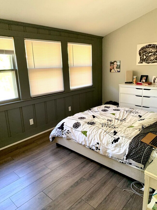 Building Photo - Modern 1 Bedroom Upstairs Apartment in Madison