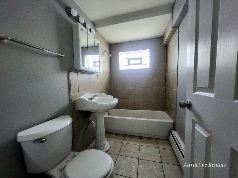 Building Photo - 1601 S 58th Ave