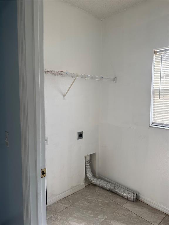Building Photo - 712 Parrot Ct