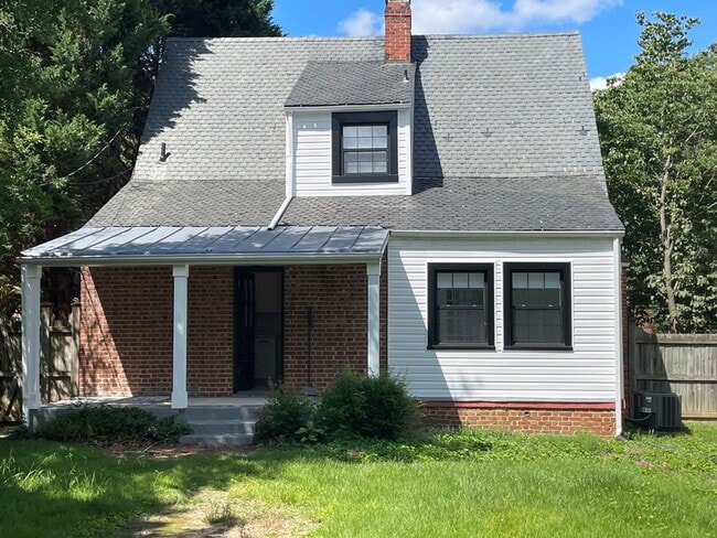 Building Photo - Updated Cute Cape - 3 bedroom, 2 bath -  4509 Fitzhugh Ave.