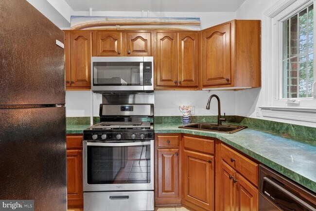 Building Photo - 1536 Mt Eagle Pl