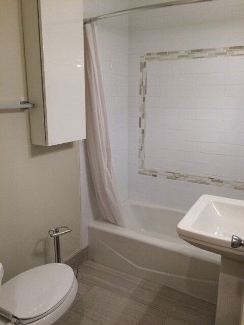 Building Photo - Full Remodel! University Park-Portsmouth-H...