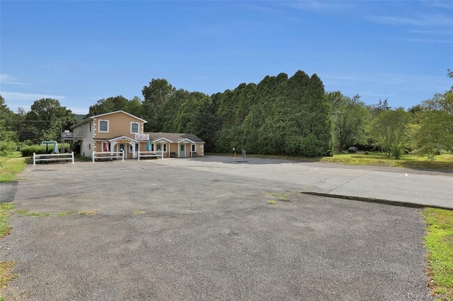 Building Photo - 199 NY-299