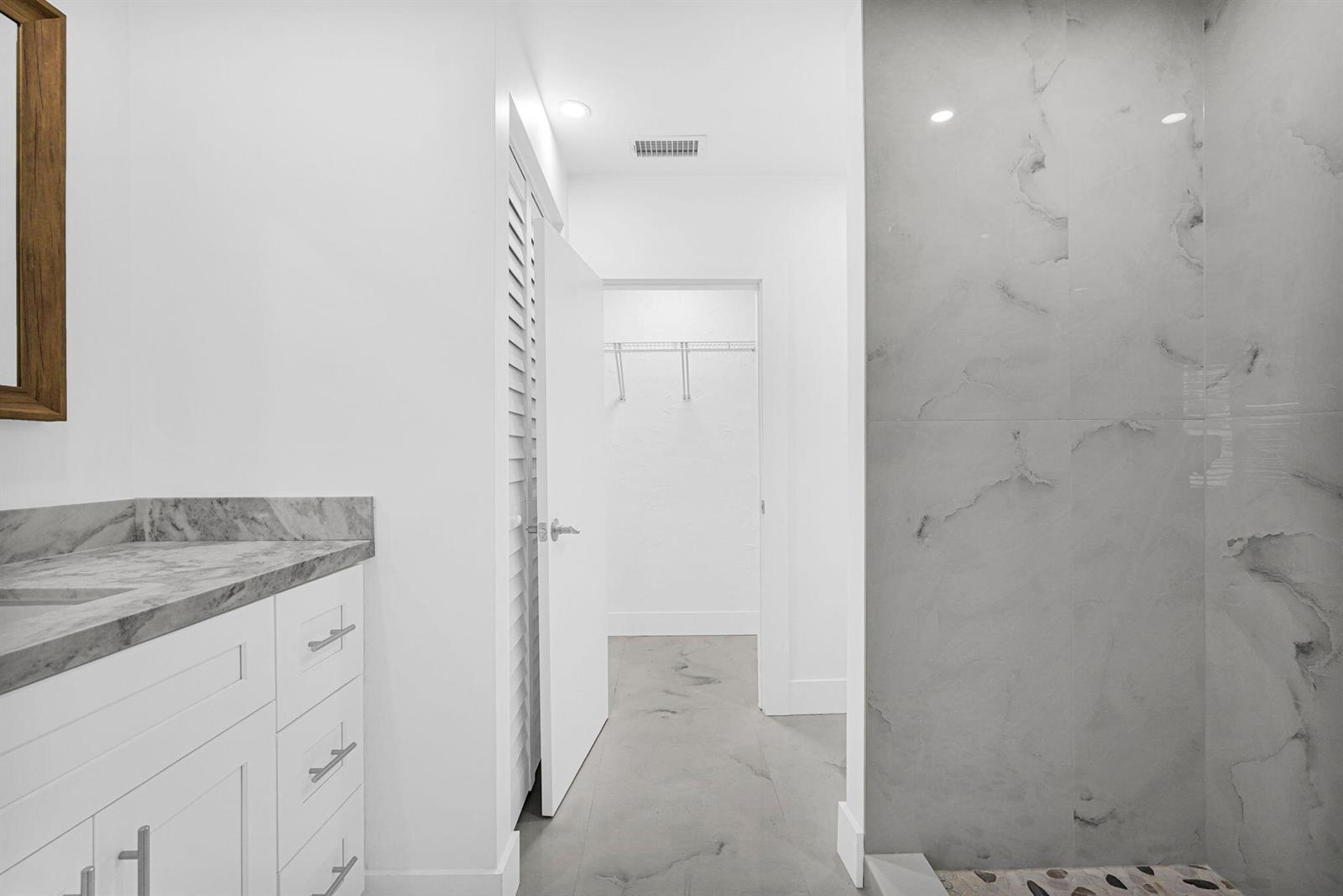 Building Photo - 261 NE 45th St