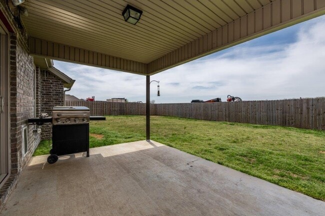 Building Photo - 4603 W Croft Dr