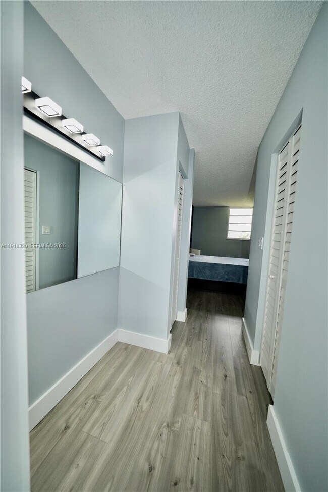 Building Photo - 2541 Aragon Blvd