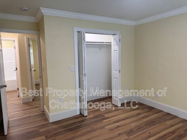 Building Photo - 5281 Usher Dr