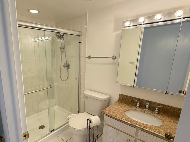 Building Photo - 6340 Americana Dr