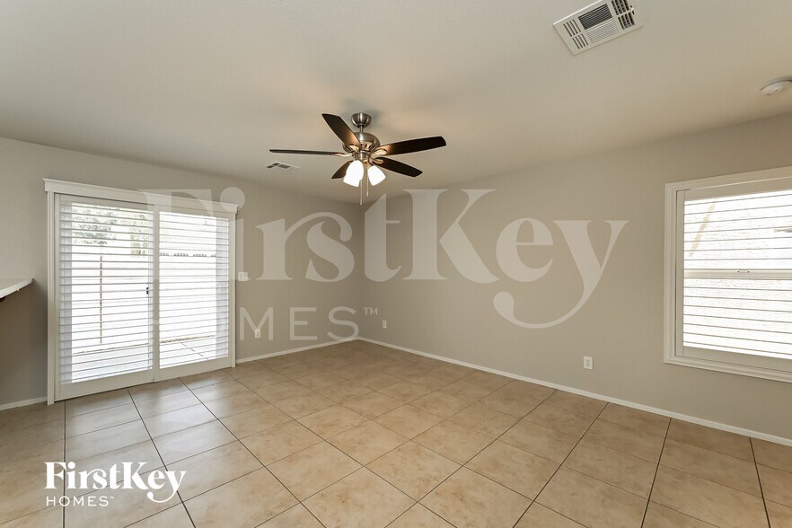 Building Photo - 8302 Time Machine Ave