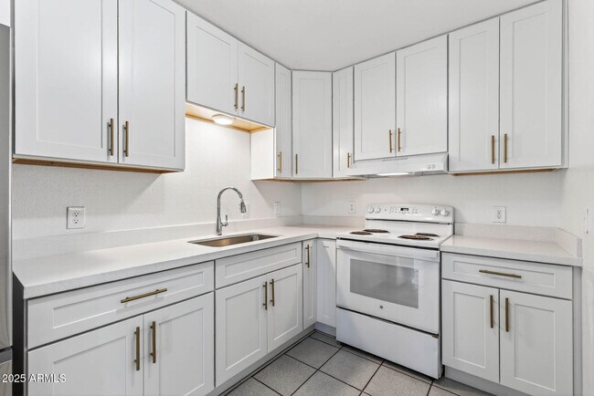 Building Photo - 8321 W Edwards St