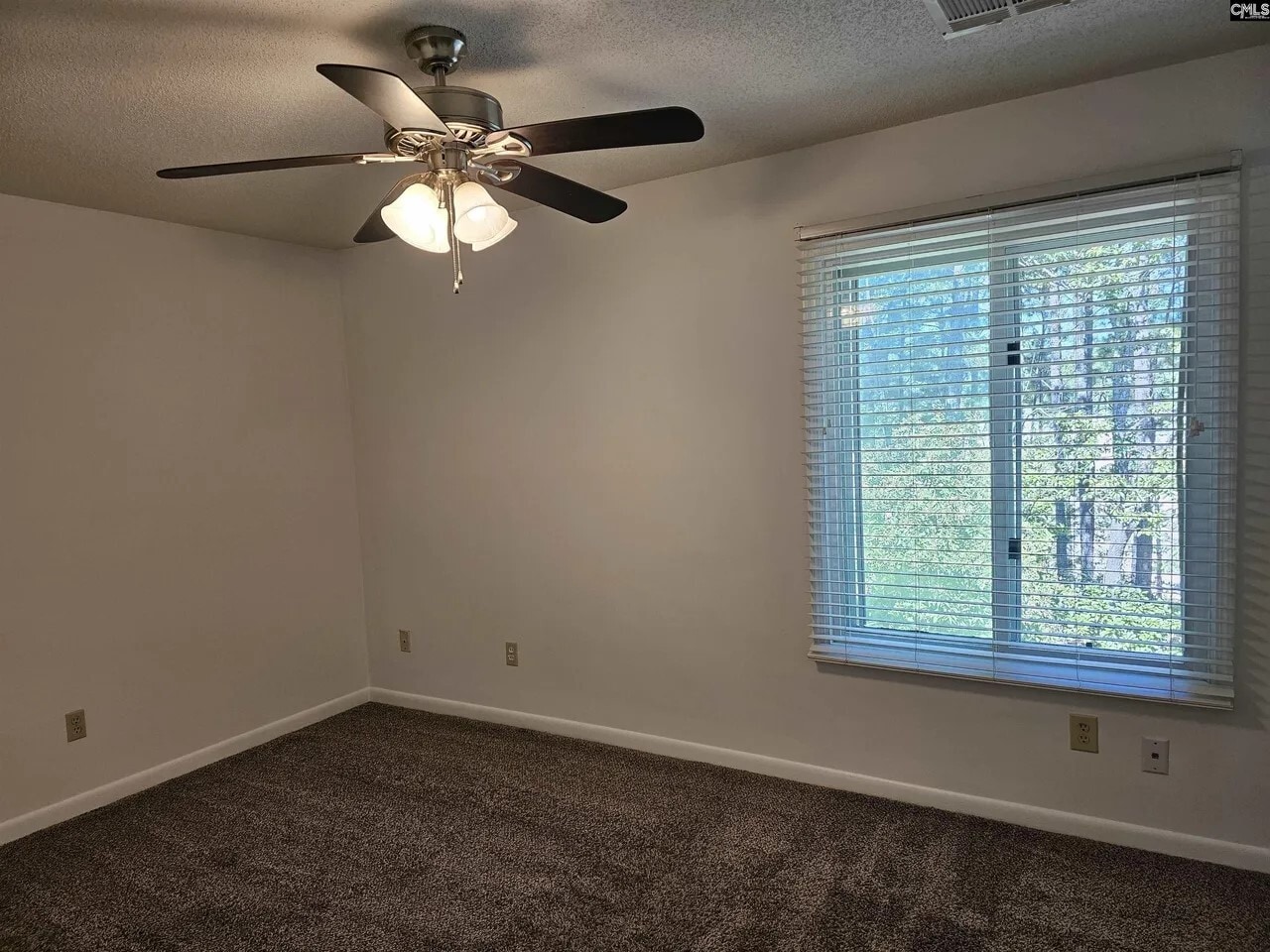 Building Photo - 601 Picadilly Sq