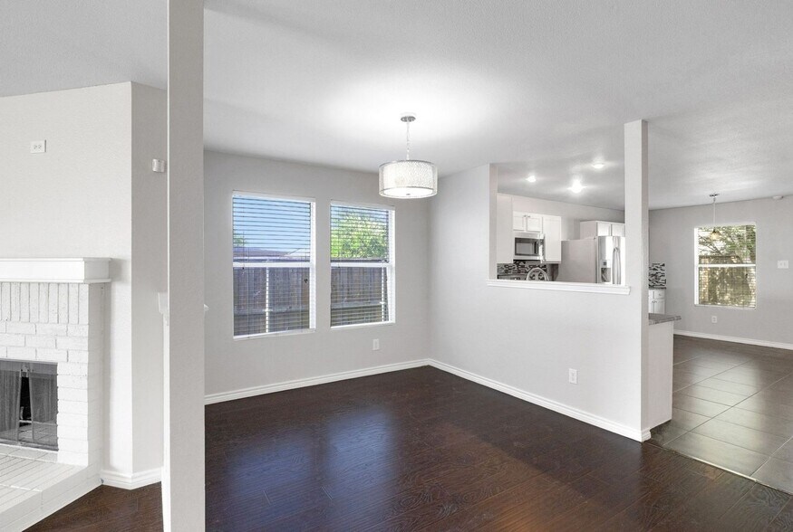 Building Photo - 2708 Bur Oak Dr