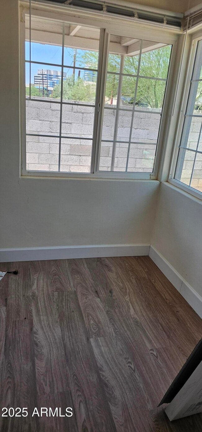 Building Photo - 340 E Virginia Cir