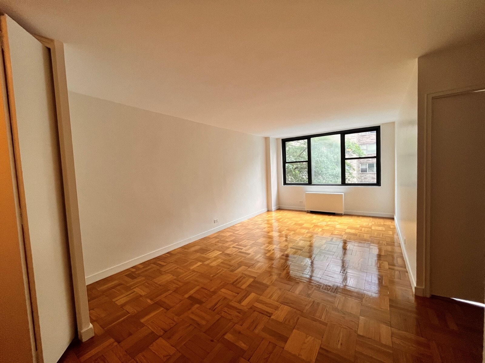 Building Photo - 333 E 49th St