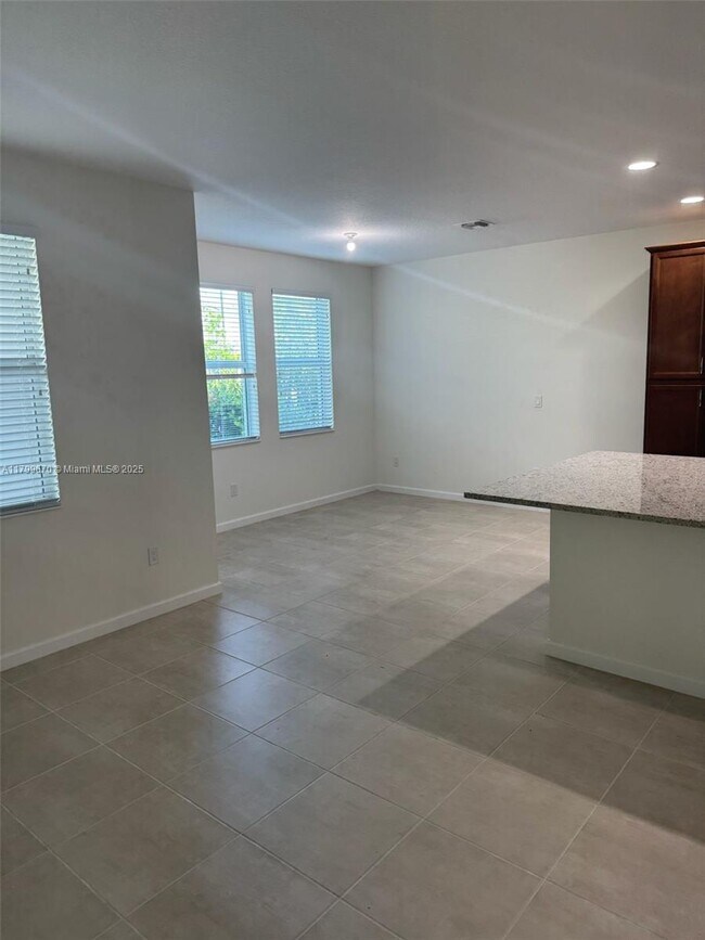 Building Photo - 5230 Thatcher Ct