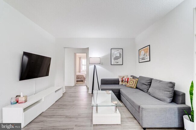 Building Photo - 11643 Stoneview Square