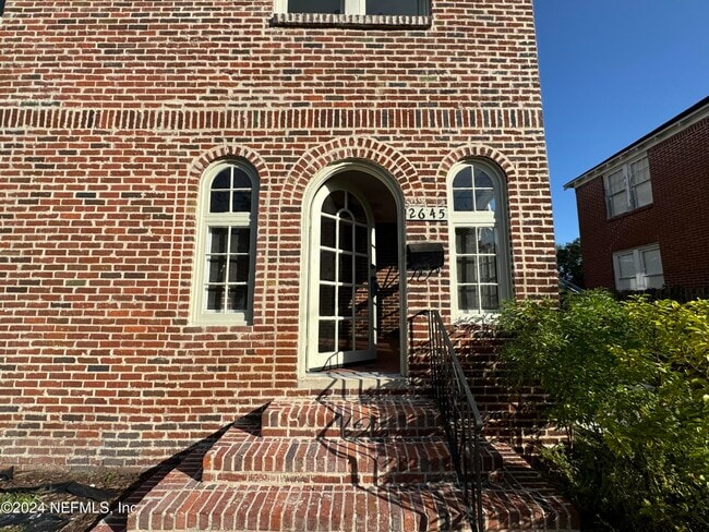 Building Photo - 2645 Dellwood Ave