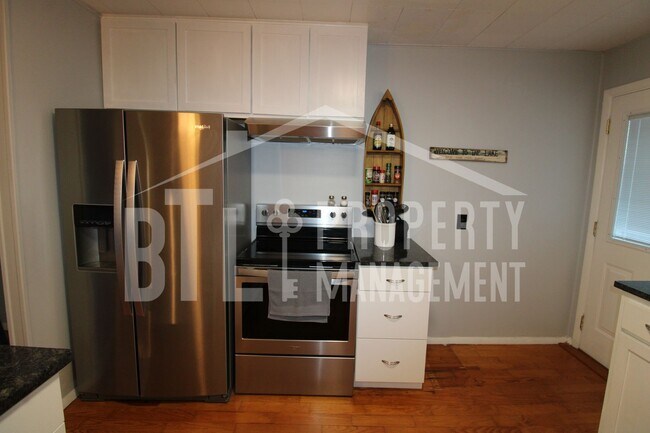 Building Photo - Fully Furnished Cape Fair Home Near Table Rock Lake