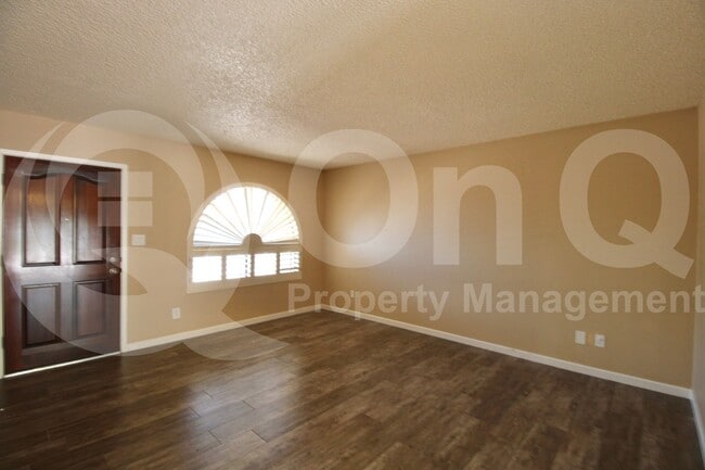Building Photo - 2862 E Dolphin Ave